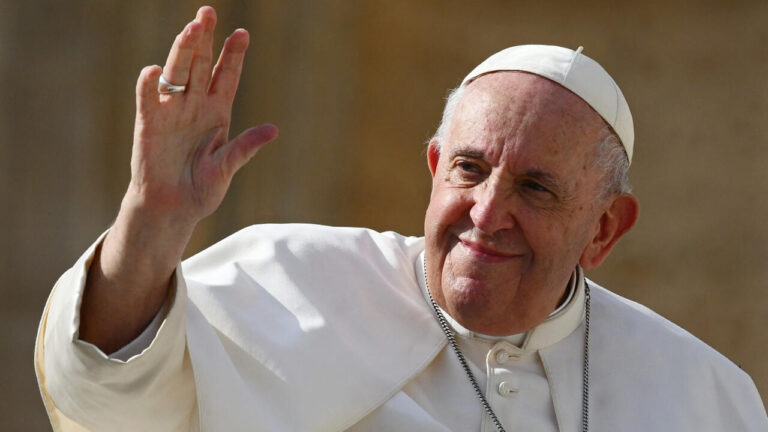 Murió el papa Francisco, líder espiritual y político del siglo XXI
