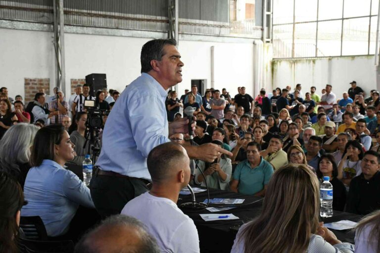 Capitanich llamó a la unidad contra “el saqueo y la exclusión”