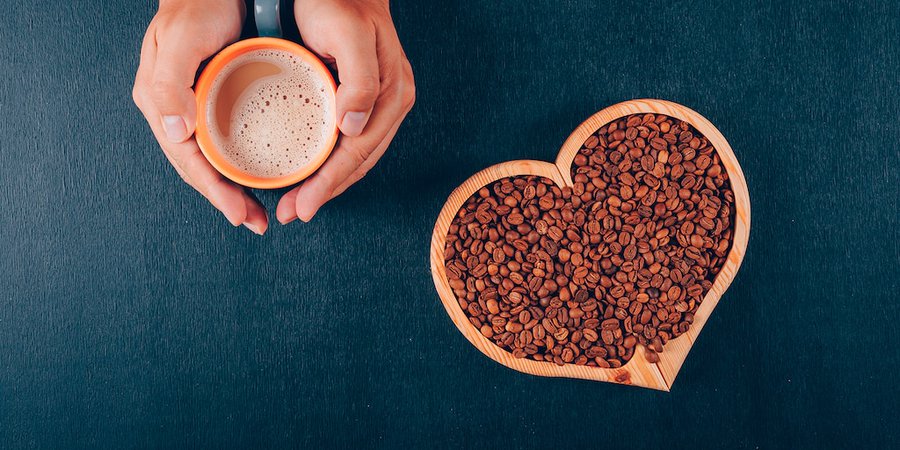 Cuál es la mejor manera para preparar café y reducir el colesterol, según los expertos