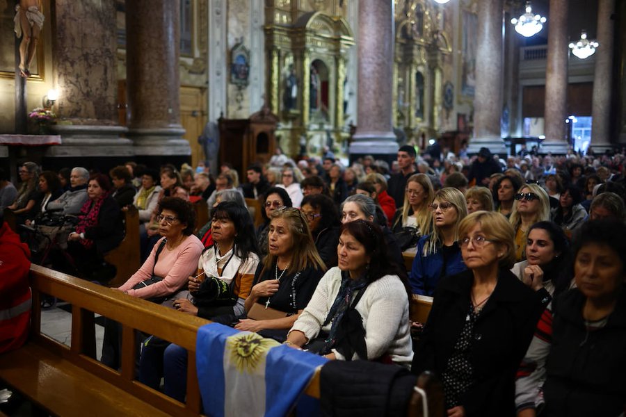 El arzobispo de Buenos Aires celebró la misa para despedir a Francisco en la Basílica de Flores