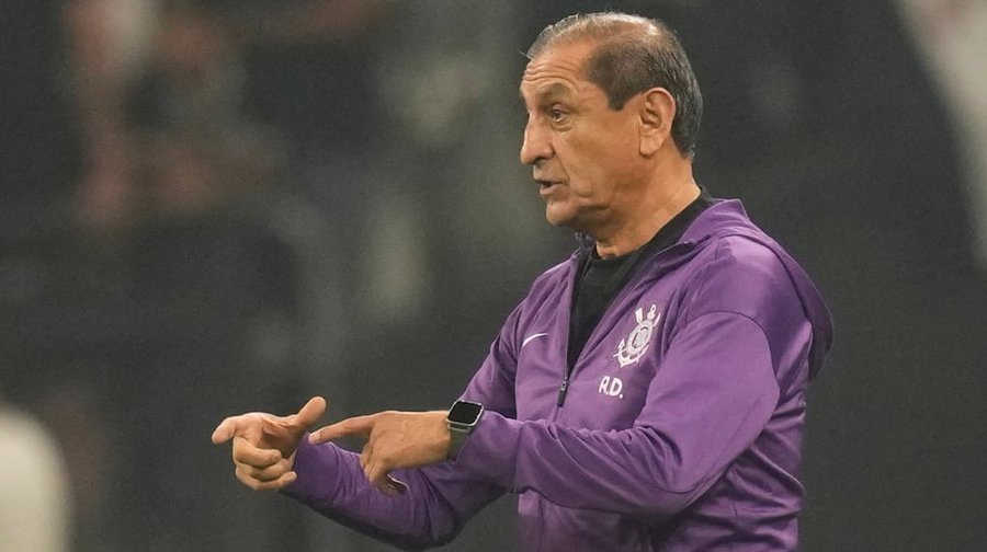 Ramón Díaz, contra las cuerdas: los directivos del Corinthians se reúnen para evaluar su futuro