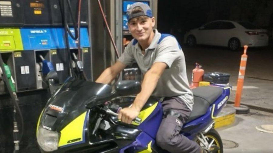 Tragedia en Monte Hermoso: un cura que manejaba un auto chocó y mató a un motociclista de 18 años