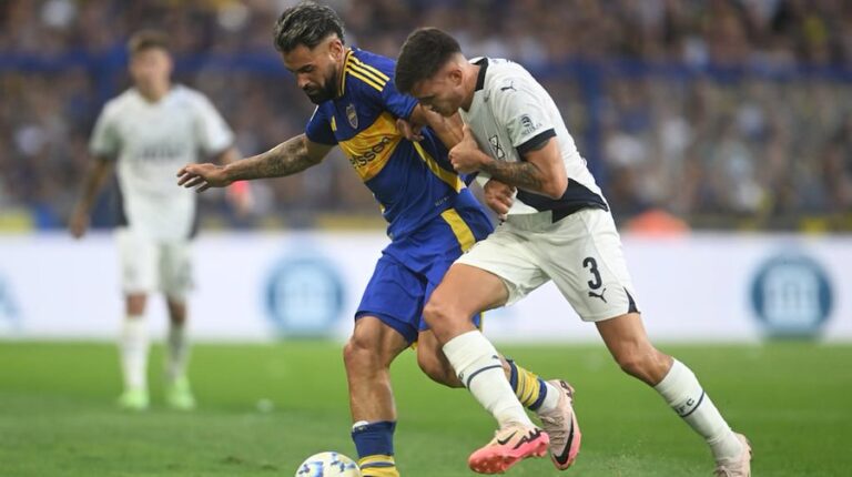 Boca e Independiente definen un lugar en las semifinales del Torneo Apertura: hora, formaciones y TV