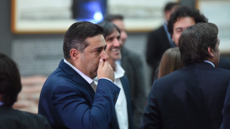 Angelici no pudo meter legisladores y ahora busca más lugares en el gobierno porteño