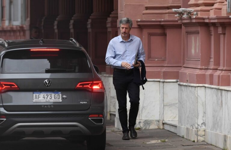 La voracidad del Galicia para sacar dólares del país obligó al Central a apretar el cepo