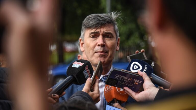 El intendente de Córdoba anticipa que Milei corta el Remediar en octubre