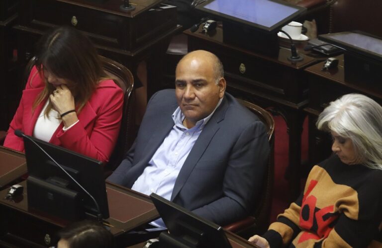 Cumbre de Manzur y Cristina para armar una lista contra Jaldo