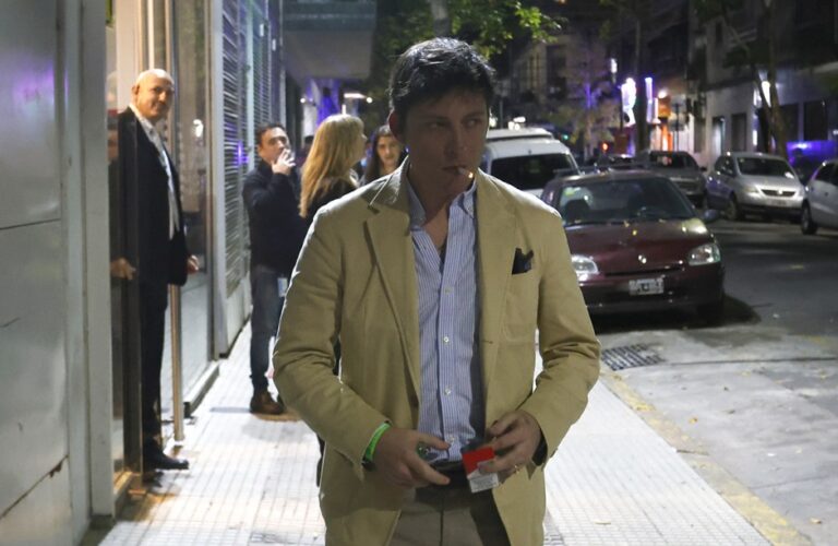 La caja de YPF en rojo por el descontrol del gasto publicitario de Santiago para la campaña