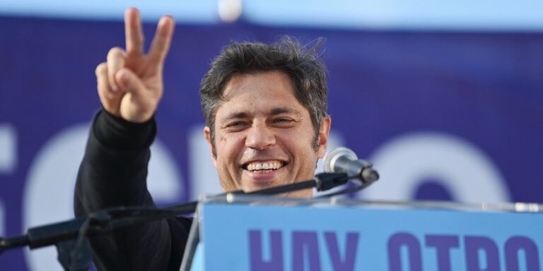 Con fuertes críticas a Javier Milei, Axel Kicillof cierra un plenario partidario en clave electoral