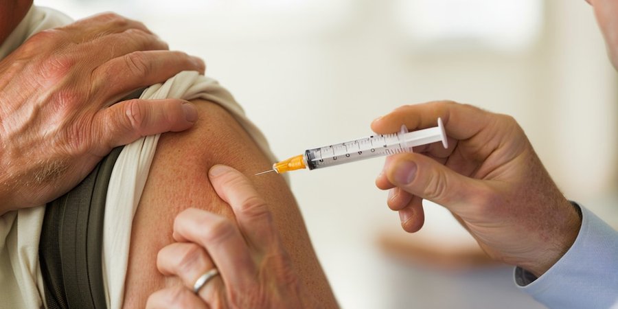 FDA limitará la aprobación de vacunas contra el covid a adultos mayores y personas con afecciones médicas