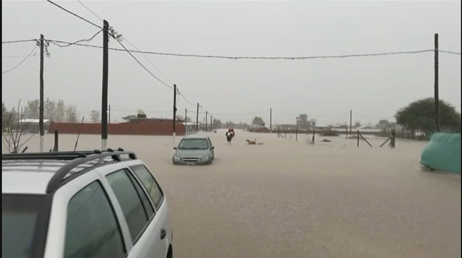 Pasados por agua: los videos de las inundaciones que afectan al conurbano bonaerense
