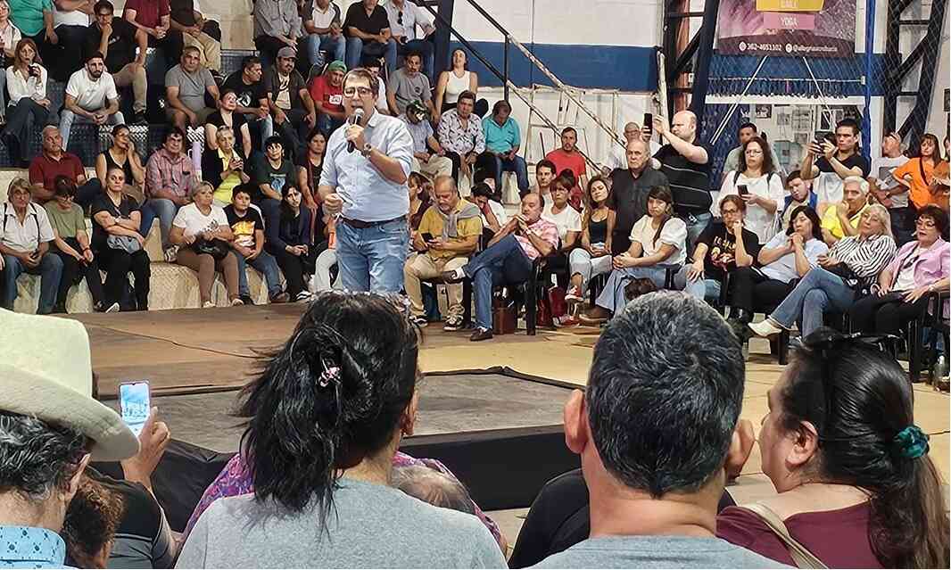 Gustavo Martínez “a Magda Ayala o estan con lo peronistas o trabajan para Zdero”