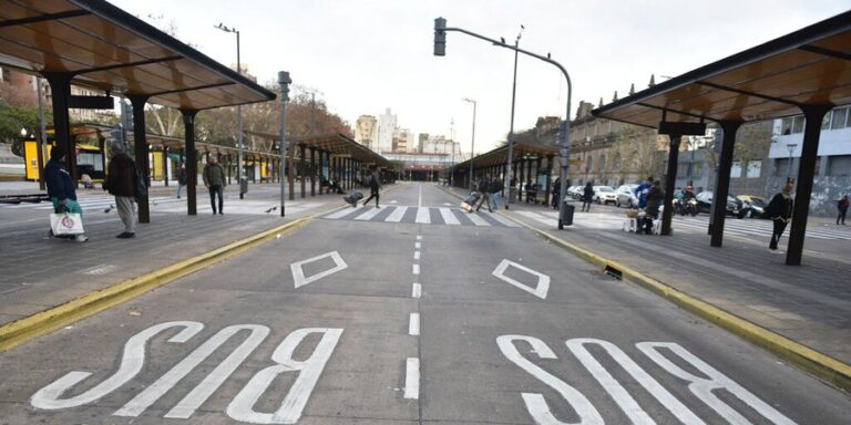 La UTA anunció un paro de colectivos por 24 horas en todo el país para el martes 6 de mayo
