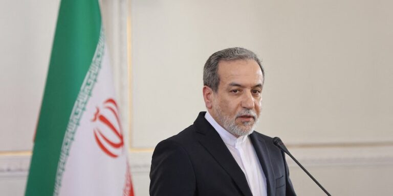 El ministro de Relaciones Exteriores iraní amenazó a EEUU y aseguró que los ataques tendrán “consecuencias duraderas”