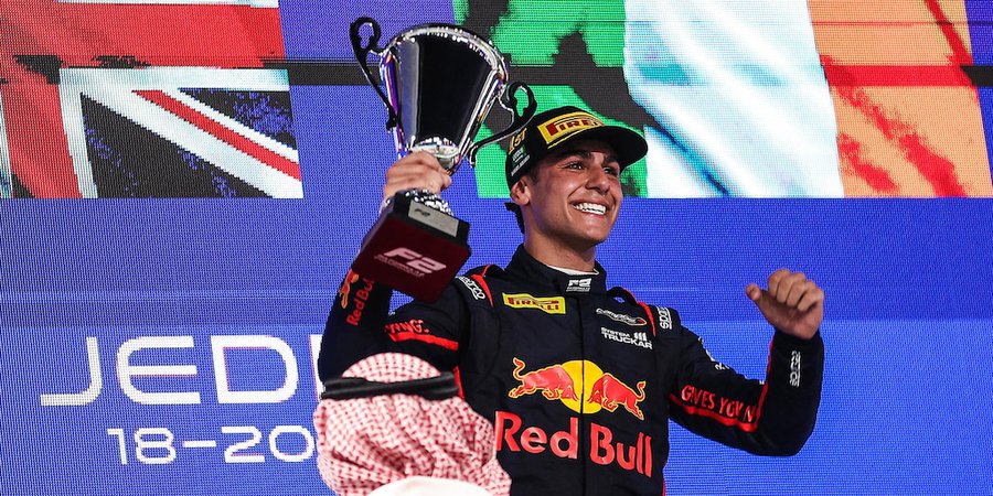 Quién es el prodigio de la F1 que logró la Superlicencia con 17 años y es señalado como sucesor de Verstappen en Red Bull