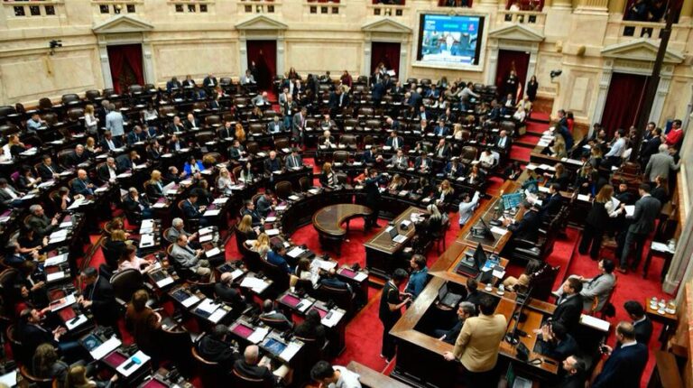 Diputados retoma el debate para subir las jubilaciones: el oficialismo dice que vetará la medida si se aprueba
