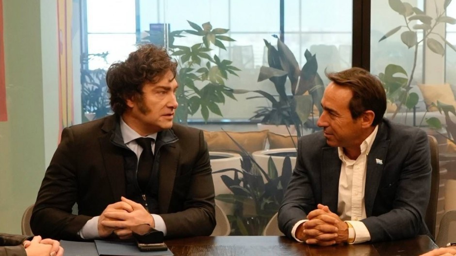 Galperin acusó a Pullaro de subir impuestos y el radical le respondió que los narcos usan Mercado Pago