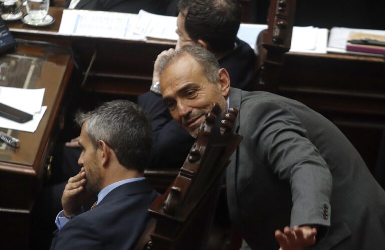 El veto de Milei a jubilaciones, en riesgo por la pelea de los Menem con los gobernadores