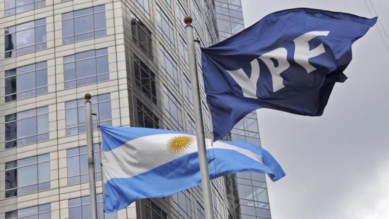 Juicio por YPF: el Gobierno trabaja en los detalles de la apelación y asegura que no transferirá las acciones