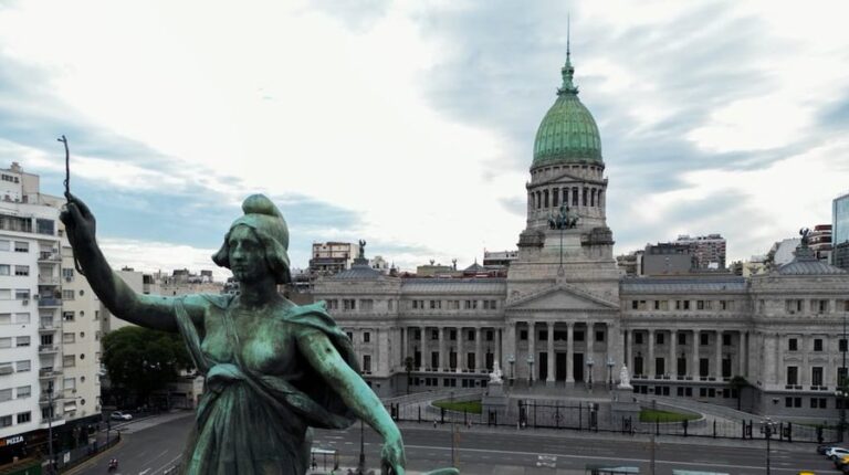 El Congreso entra en receso pero siguen las tensiones entre los bloques y hay expectativa por los vetos presidenciales