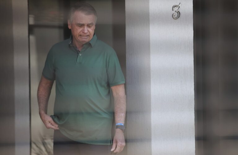 Condenan a Bolsonaro a 27 años de prisión por intento de golpe