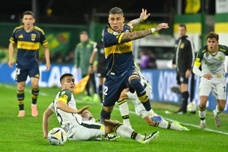 Con gol de Paredes, Boca perdió 2-1 ante Defensa y Justicia y quedó afuera de la zona de clasificación a la Libertadores 2026