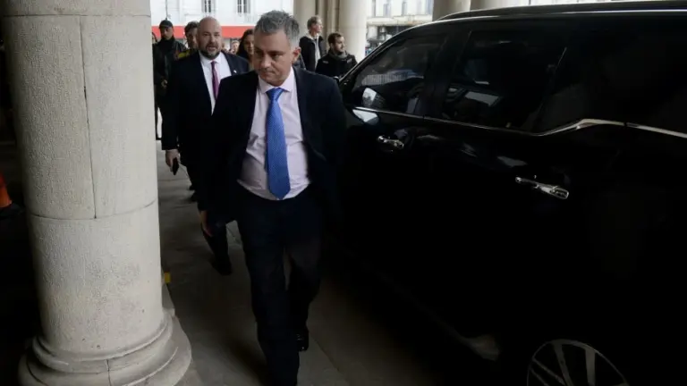 Pareja amenaza al Gobierno: “Tenemos tres diputados nacionales y 300 concejales, no nos pueden tocar”