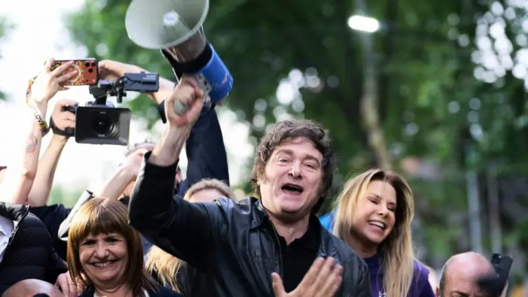 Amplio triunfo de Milei: ganó con el 40% y se asegura el tercio para blindar los vetos