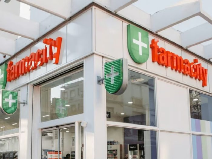 Confirman el despido de un trabajador por acoso laboral a sus compañeras en Farmacity