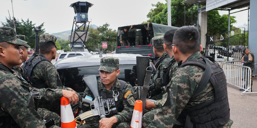 Reforzaron la seguridad en el centro de cómputo electoral de Honduras tras las protestas por la demora en los resultados