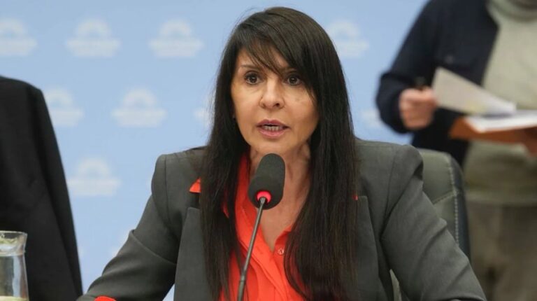 La libertaria Lorena Villaverde renunció a su banca en el Senado y seguirá siendo diputada