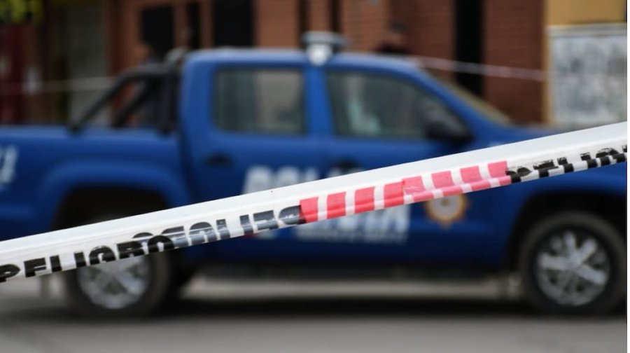 Un hombre se resistió a un robo y fue asesinado de varias puñaladas delante de su pareja