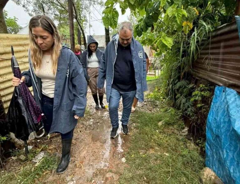 El show de las botas de goma: Funcionarios en el área metropolitana
