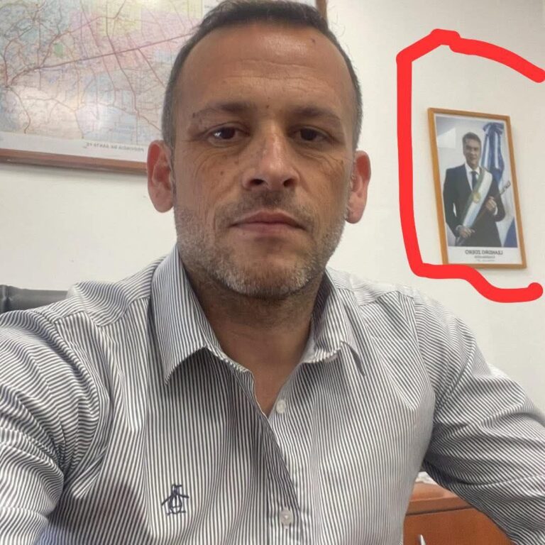 LA ESCONDIDA :El subsecretario de Desarrollo Forestal del Chaco, Oscar Navarro, en el ojo de la tormenta