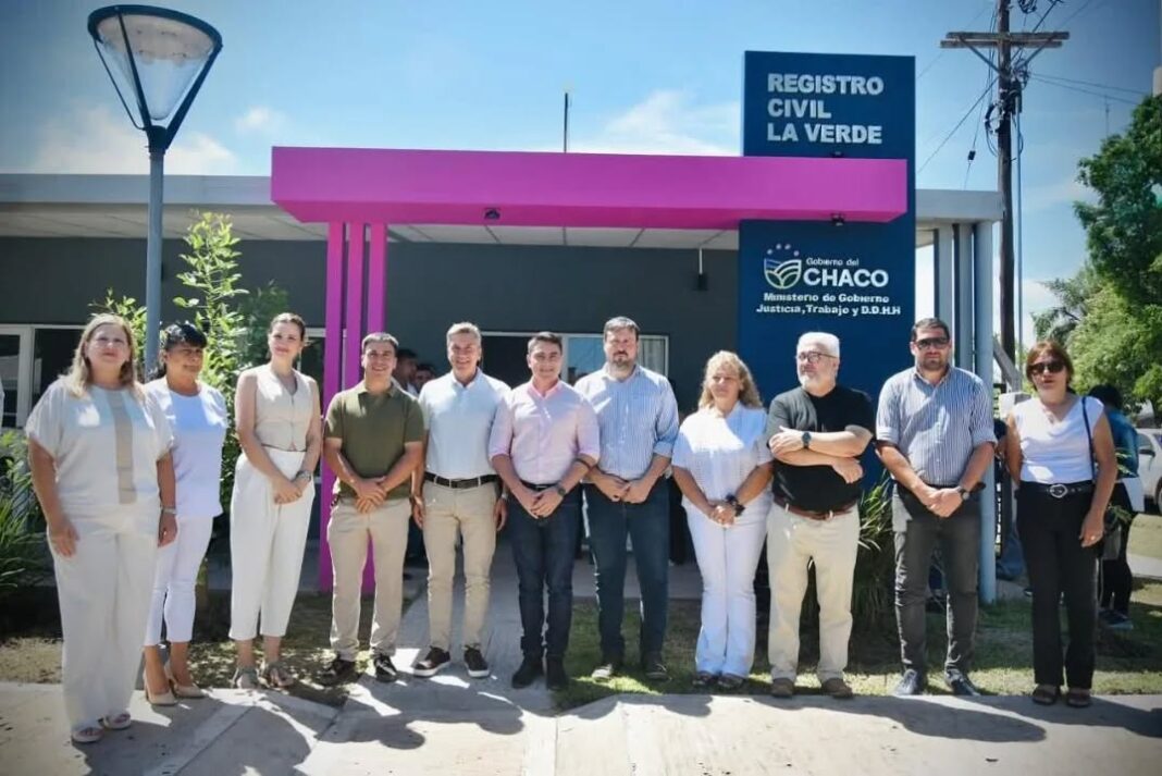 OTRA VEZ SALUDANDO CON SOMBRERO AJENO…..