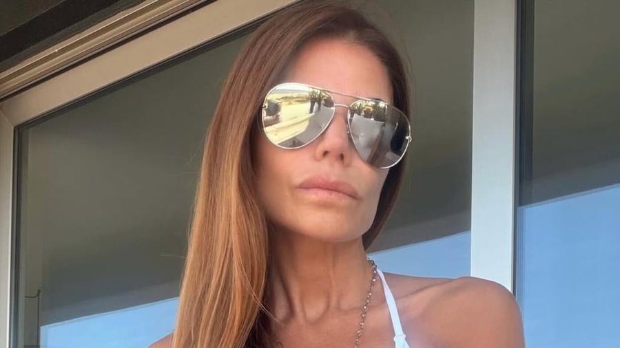 Zulemita Menem arrancó el verano en enteriza cut out blanca: “La vida está para vivirla”
