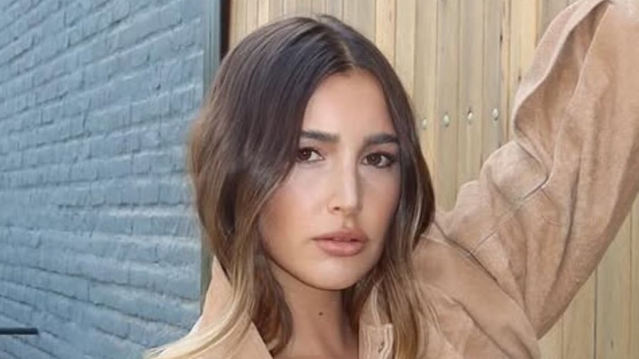 Mía Cambiaso, la hija mayor de María Vázquez, se sumó al furor por la microbikini de leopardo