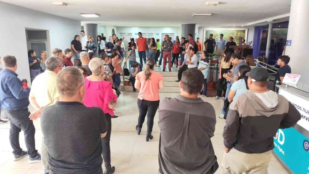 “Basta de aumentos irrisorios”: crece el malestar y UPCP convoca a una asamblea general