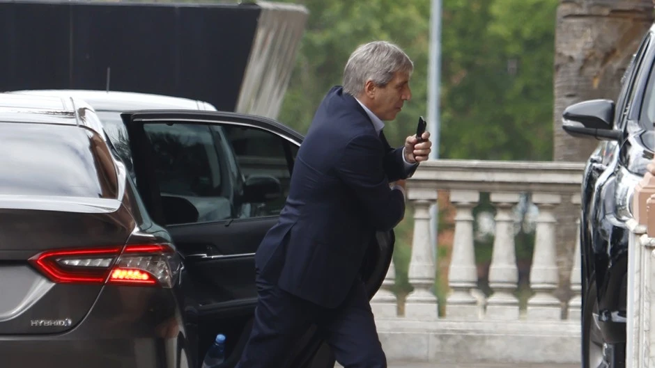 Pami suspende pagos a los hospitales de la Patagonia y denuncian que Toto Caputo pisa los fondos