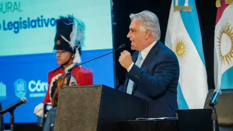 Llaryora duro con Milei: “La gente se está quedando sin trabajo”