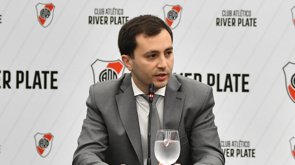 Se filtró el nombre del primer DT que llamó la dirigencia de River tras la salida de Marcelo Gallardo