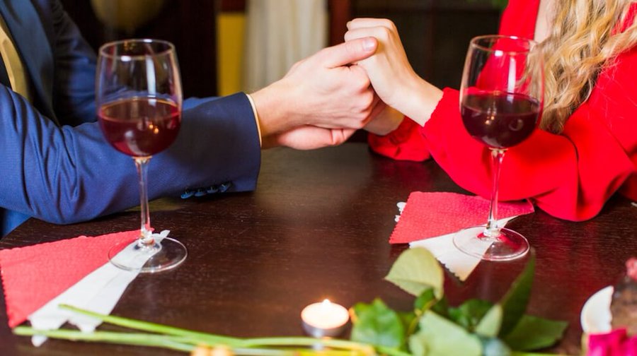 Escapadas, cenas y regalos personalizados: las tendencias de San Valentín 2026 con presupuesto ajustado