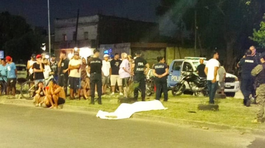 Un sargento de la Policía Federal mató a un ladrón de 14 años que intentó robarle la moto en Monte Chingolo