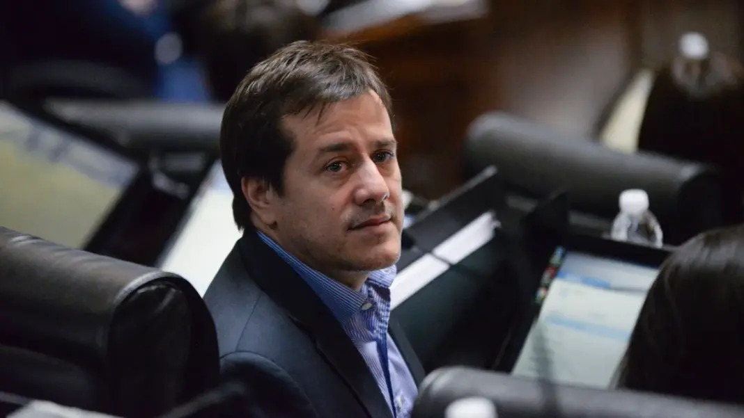 Mariano Recalde apuntó contra gobernadores peronistas que «entregaron a los trabajadores por un ATN pedorro»