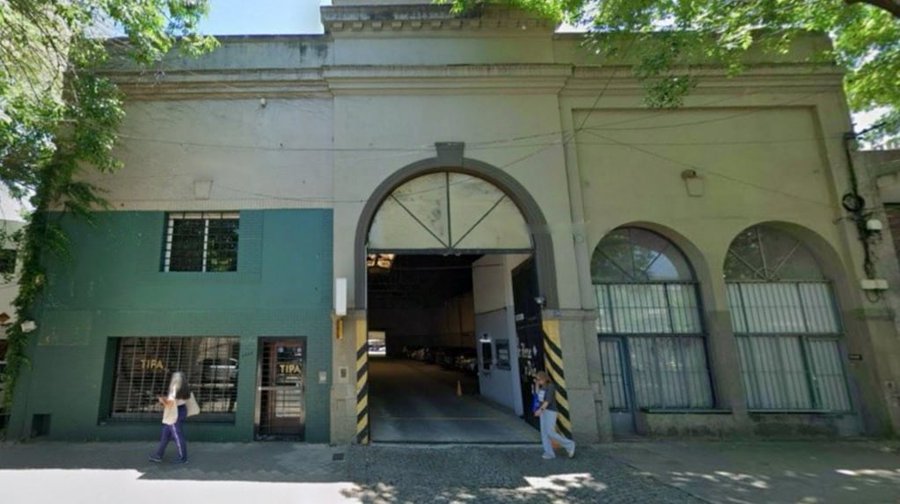 Un trabajador murió tras caer del techo mientras hacía tareas de mantenimiento con su hijo