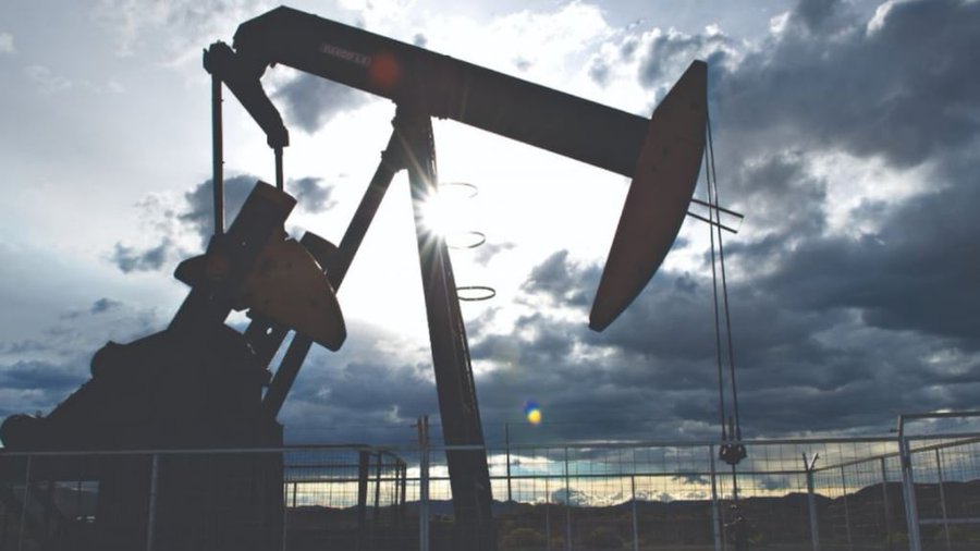 El petróleo sube otro 7% y supera los US$80 por primera vez en nueve meses: qué puede pasar en la Argentina