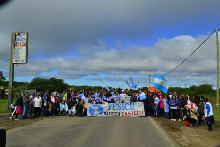Docentes cruzaron a Zdero: “Con metáforas no se paga el alquiler ni se llena la heladera”