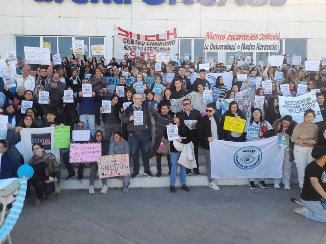 SÁENZ PEÑA – UNCAUS realizó una clase pública en la cuarta marcha federal por el financiamiento universitario