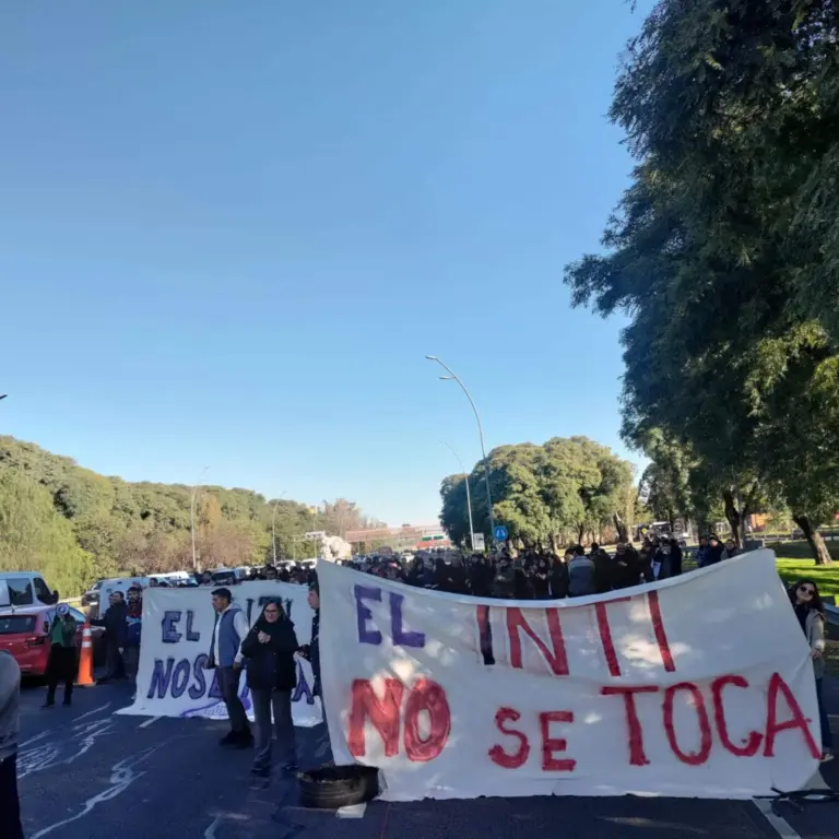 Revés para Milei: la Justicia frenó los despidos en el INTI