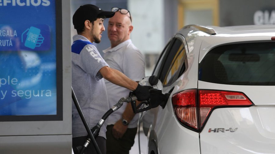 YPF aumentará un 1% el precio de los combustibles desde la medianoche
